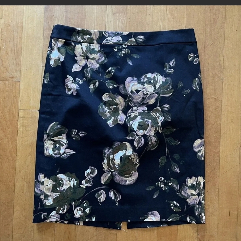 J.Crew Women's Size 6 Signature Pencil Skirt Black Floral